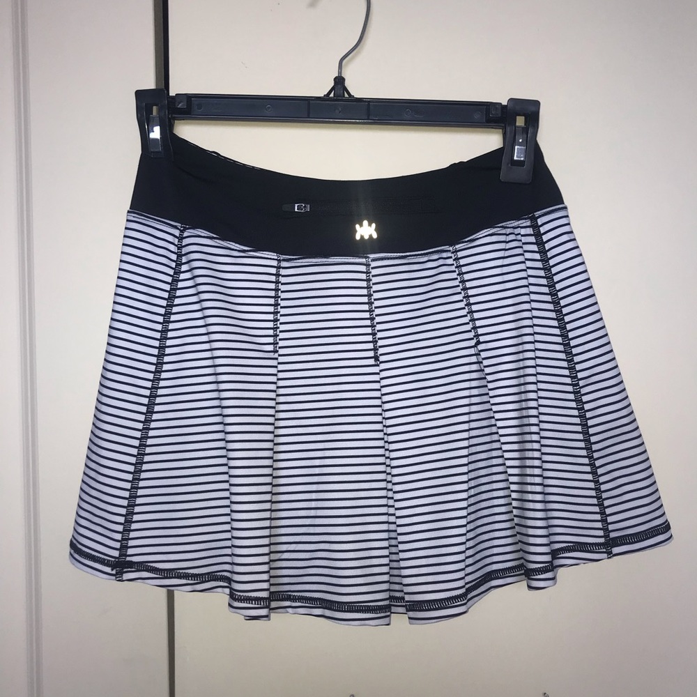 striped tennis/athletic skirt